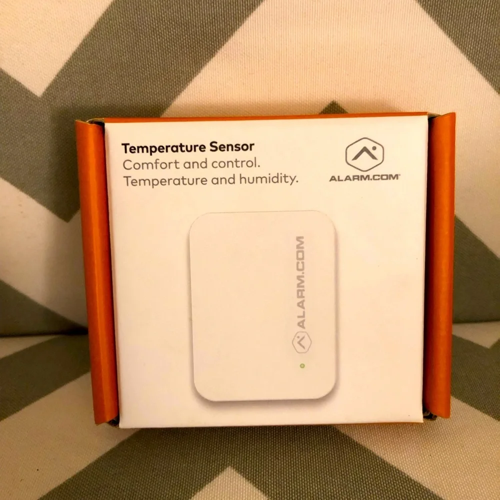 Alarm.com Temperature Sensor - Picture 1 of 6